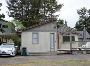 319 NW 26th St, Newport, OR 97365