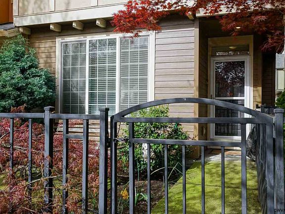 3rd image of 1021 SE Nazomi Ave