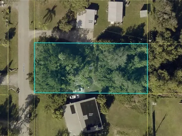 2744 Winona Dr, North Fort Myers, FL 33917