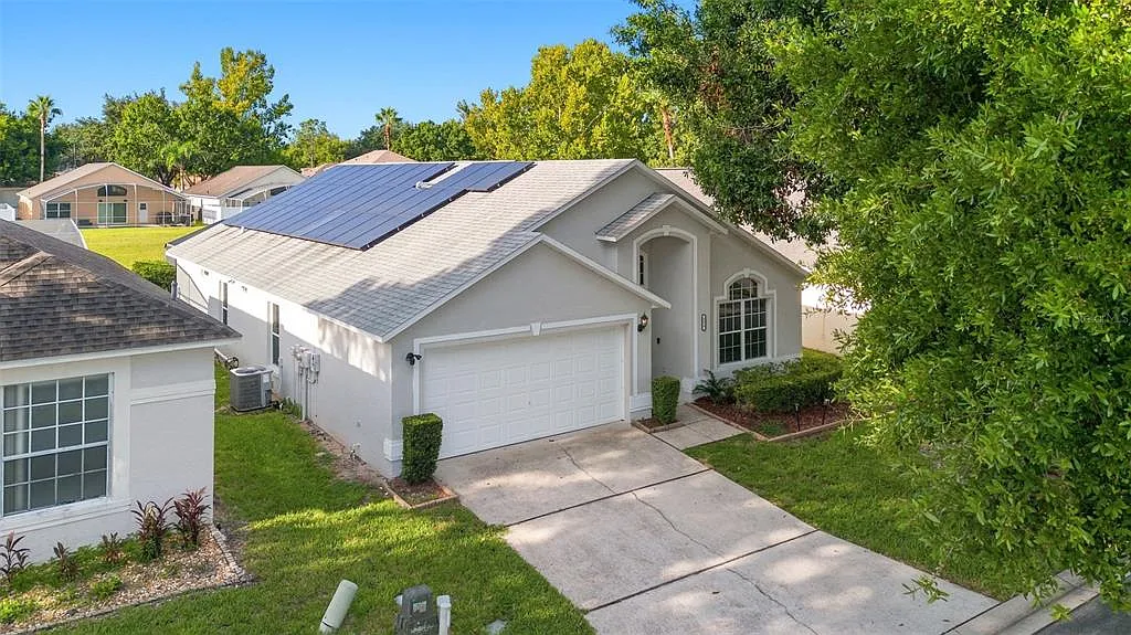3 bed, 2.0 bath, 1905 sqft, $2,600 — Photo 3