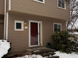 F8 Stonehedge Dr #F8, South Burlington, VT 05403