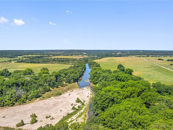4th image of 150 River Shoals Dr