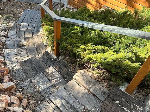 3rd image of 1002 Brookside Ln #1
