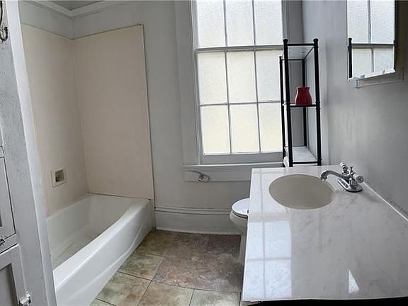 3rd image of 4728 Prytania St