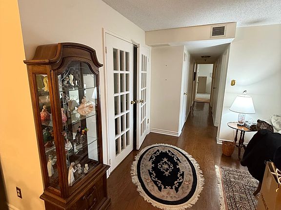 4th image of 1705 Playfair Dr