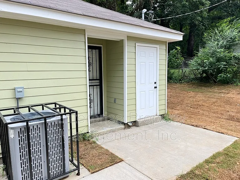 2645 Mirror Ave — Photo 24