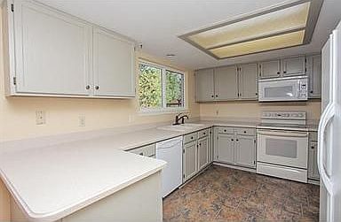 3rd image of 8450 Cascade Ct
