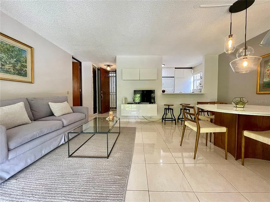 1 bed, 1.0 bath, 700 sqft, $1,700 — Photo 3