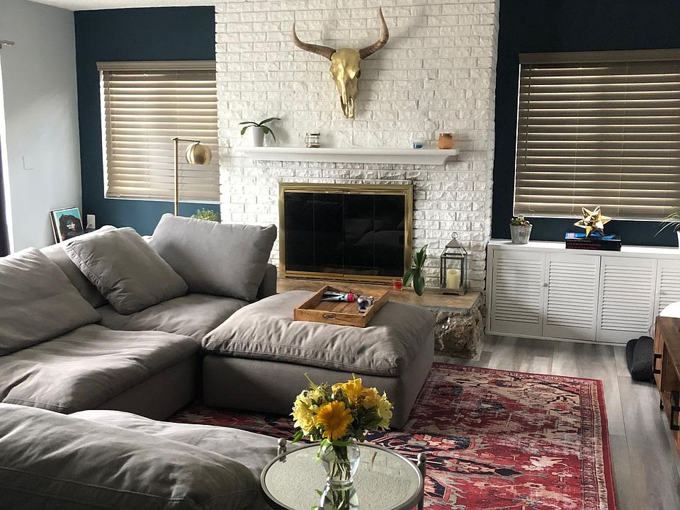1st image of 2476 N Beachwood Dr