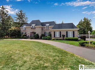 30 Waterford Park, Buffalo, NY 14221