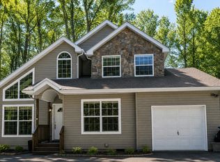 1122 Ranger Trl, Pocono Lake, PA 18347