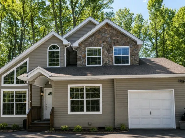 1122 Ranger Trl, Pocono Lake, PA 18347