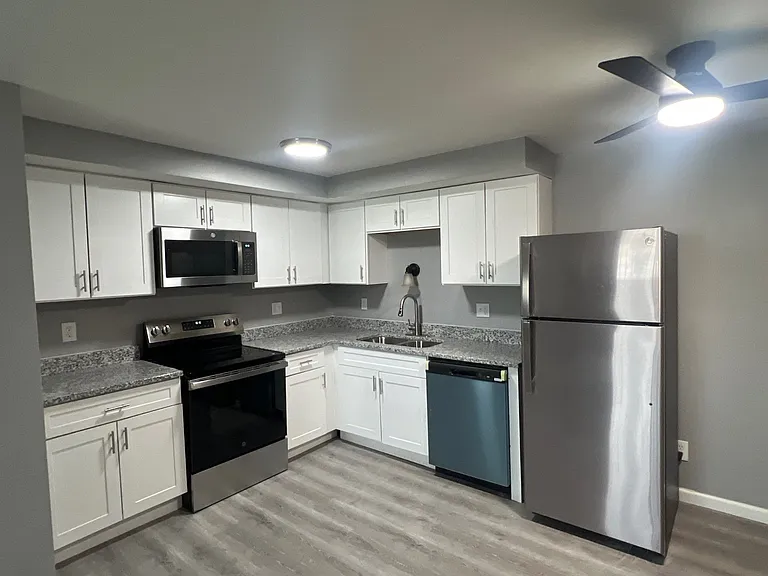 4644 Burkhardt Ave — Photo 24