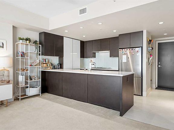 3rd image of 1111 E 10th St SW #1605
