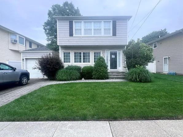 615 Briggs Street, Bellmore, NY 11710