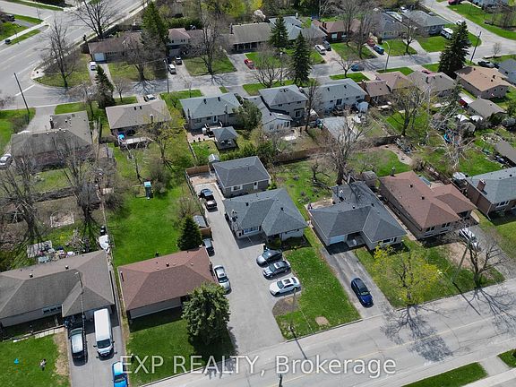 3rd image of 277 Grove St E