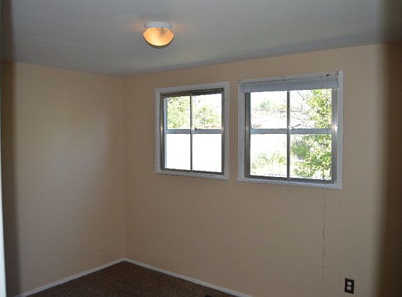5th image of 365 Utley Cir
