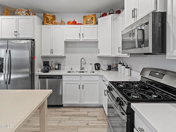 3rd image of 12739 W MYRTLE Avenue