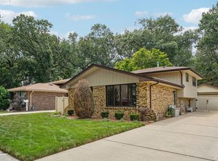 14526 Lamon Ave, Midlothian, IL 60445