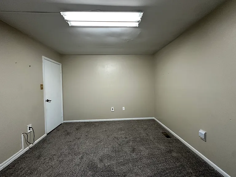 7650 Woodbine Dr — Photo 31
