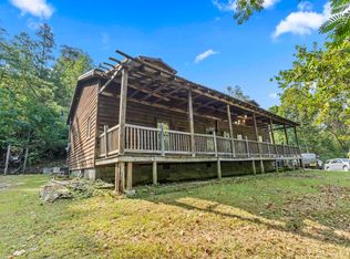 89 Perry Dr, Fort Gay, WV 25514