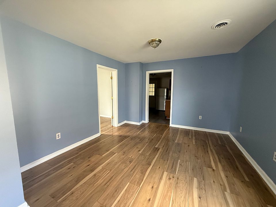 1st image of 10 Hoosac St #2