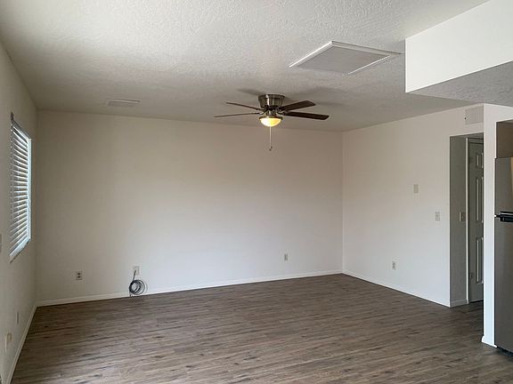 4th image of 942 Redtail Hawk Dr APT 1