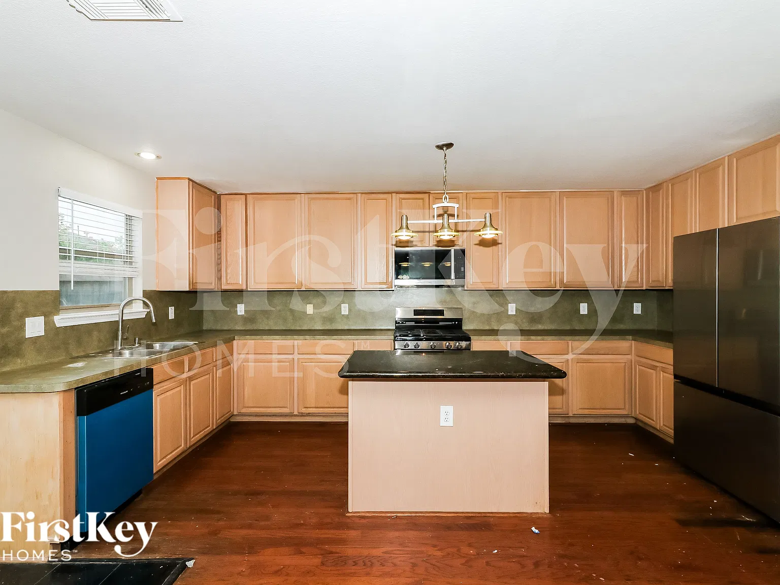 4 bed, 2.5 bath, 2989 sqft, $2,080 — Photo 4