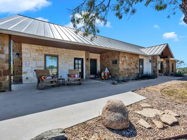 209 W Rio Llano Dr., Llano, TX 78643