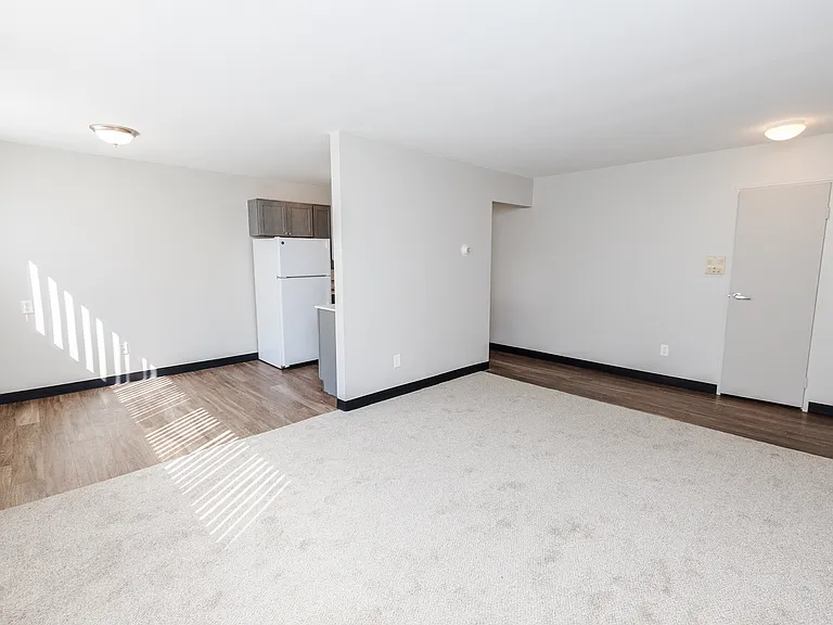 Hiawatha Court — Photo 19