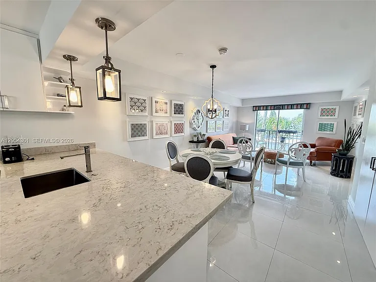 855 Euclid Ave #402 — Photo 3