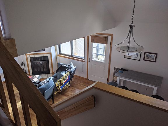 5th image of 301 S Taft Ct #301
