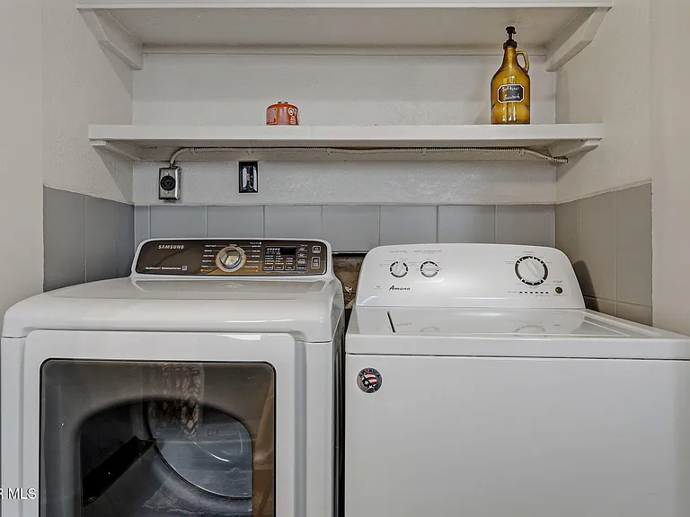 5912 Delta Dr — Photo 14