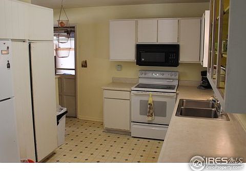 3rd image of 219 N 4th St