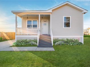26 Carroll Dr, Chalmette, LA 70043