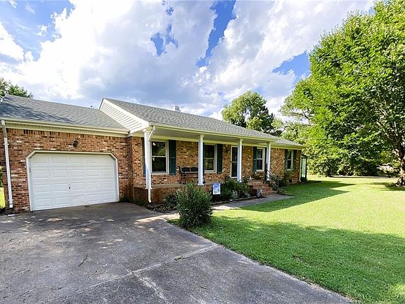 3rd image of 612 Saddlehorn Dr
