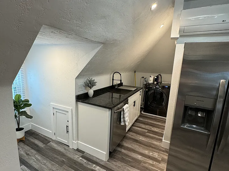 664 New Castle Rd #3 — Photo 4