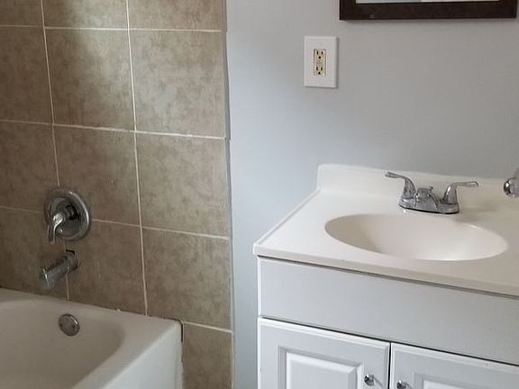 3rd image of 232 N 52nd St #2