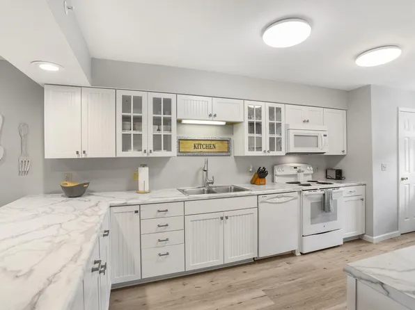 350 S Wildwood Drive S #E6 BLDG E, Branson, MO 65616