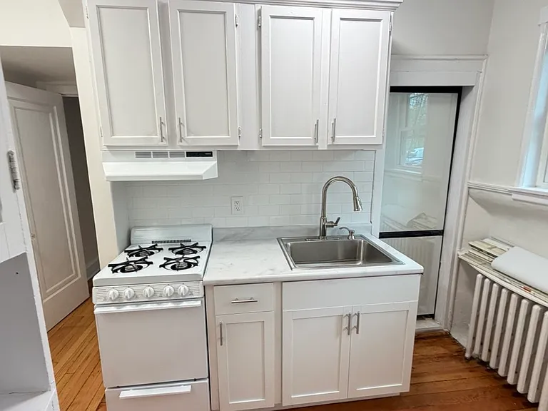 1155 Saint Johns Ave #B — Photo 5