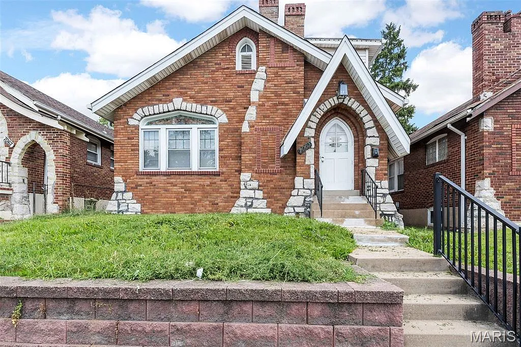 7063 W Florissant Ave photo 1