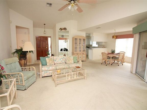 4th image of 526 Eastlake Dr