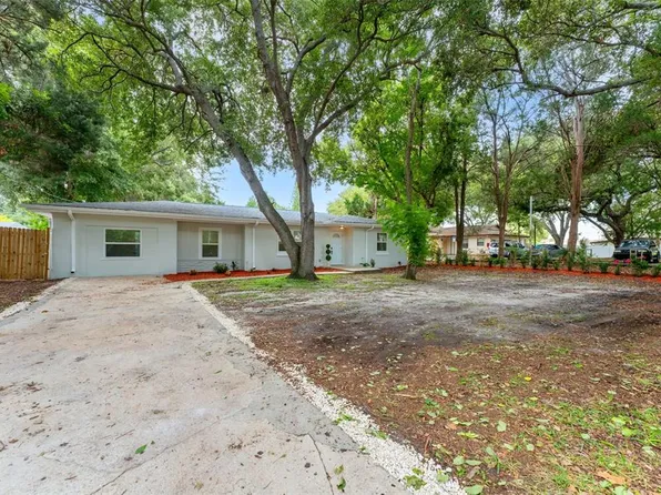 264 14th St NW, Largo, FL 33770