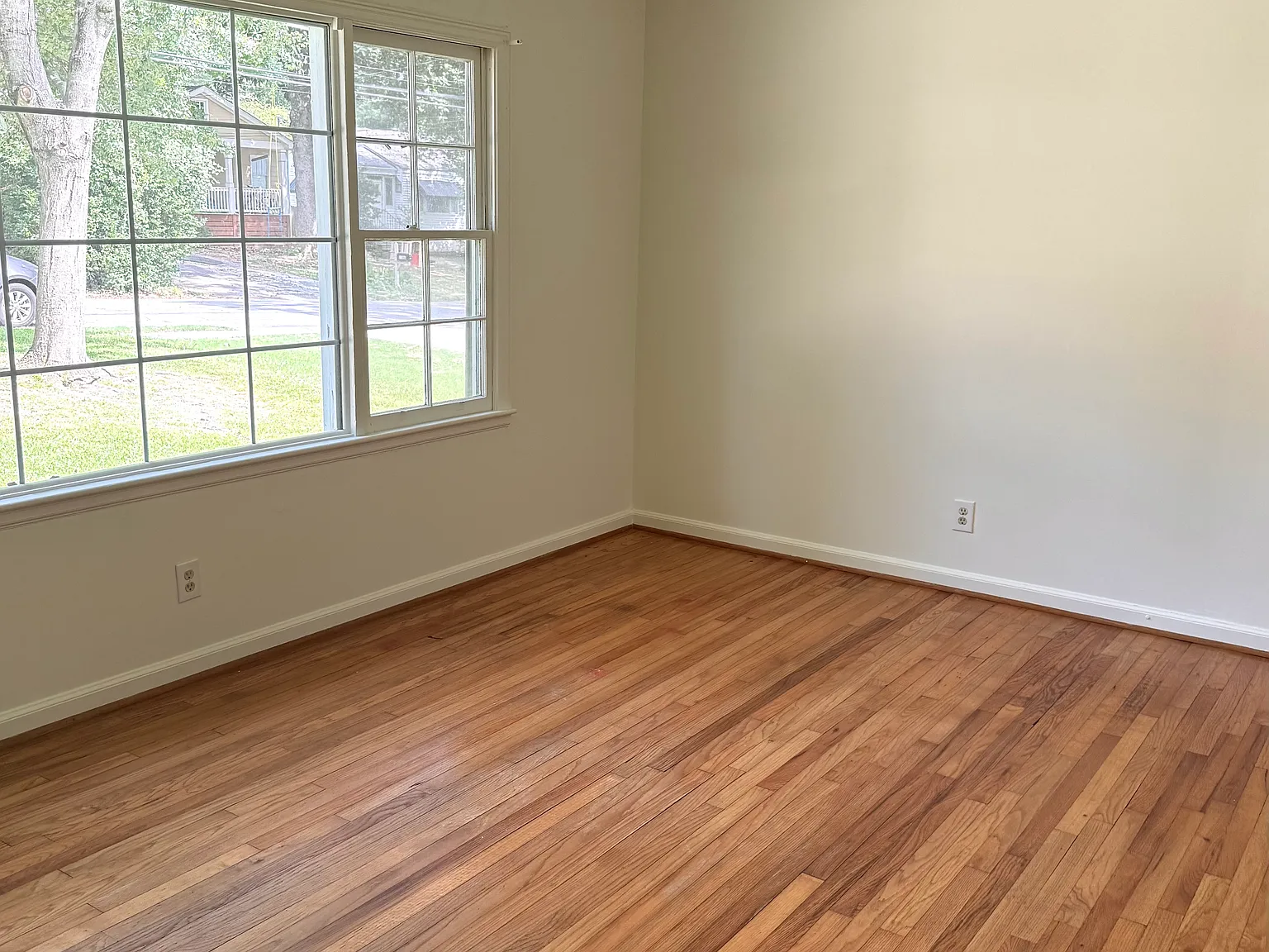 2 bed, 1000 sqft, $2,200 — Photo 3