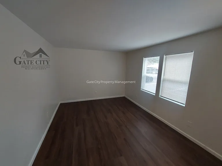 427 S Main St #9 — Photo 8