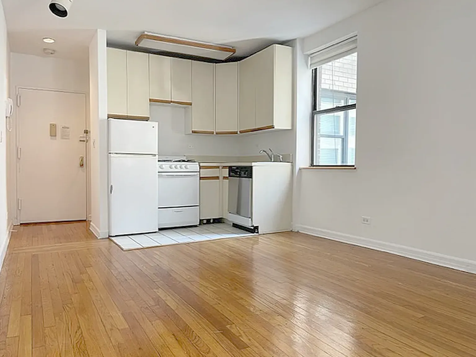 313 West 57th Street — Photo 2