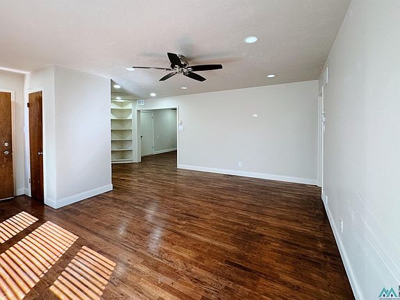 3rd image of 212 W West Plz