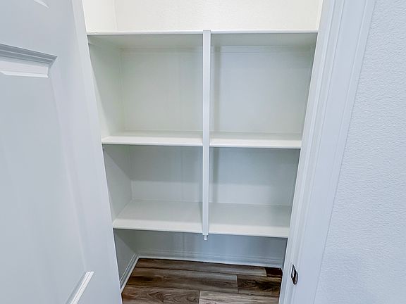 3rd image of 30798 Southend Ln