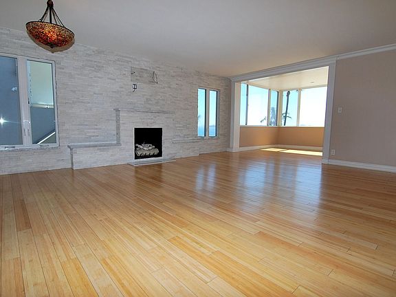 3rd image of 1174 E Ocean Blvd Unit 12