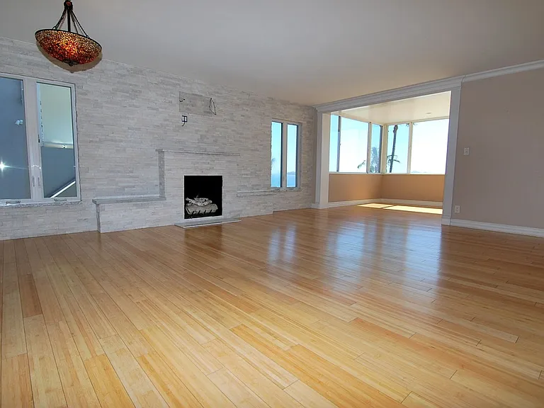1174 E Ocean Blvd #12 — Photo 3